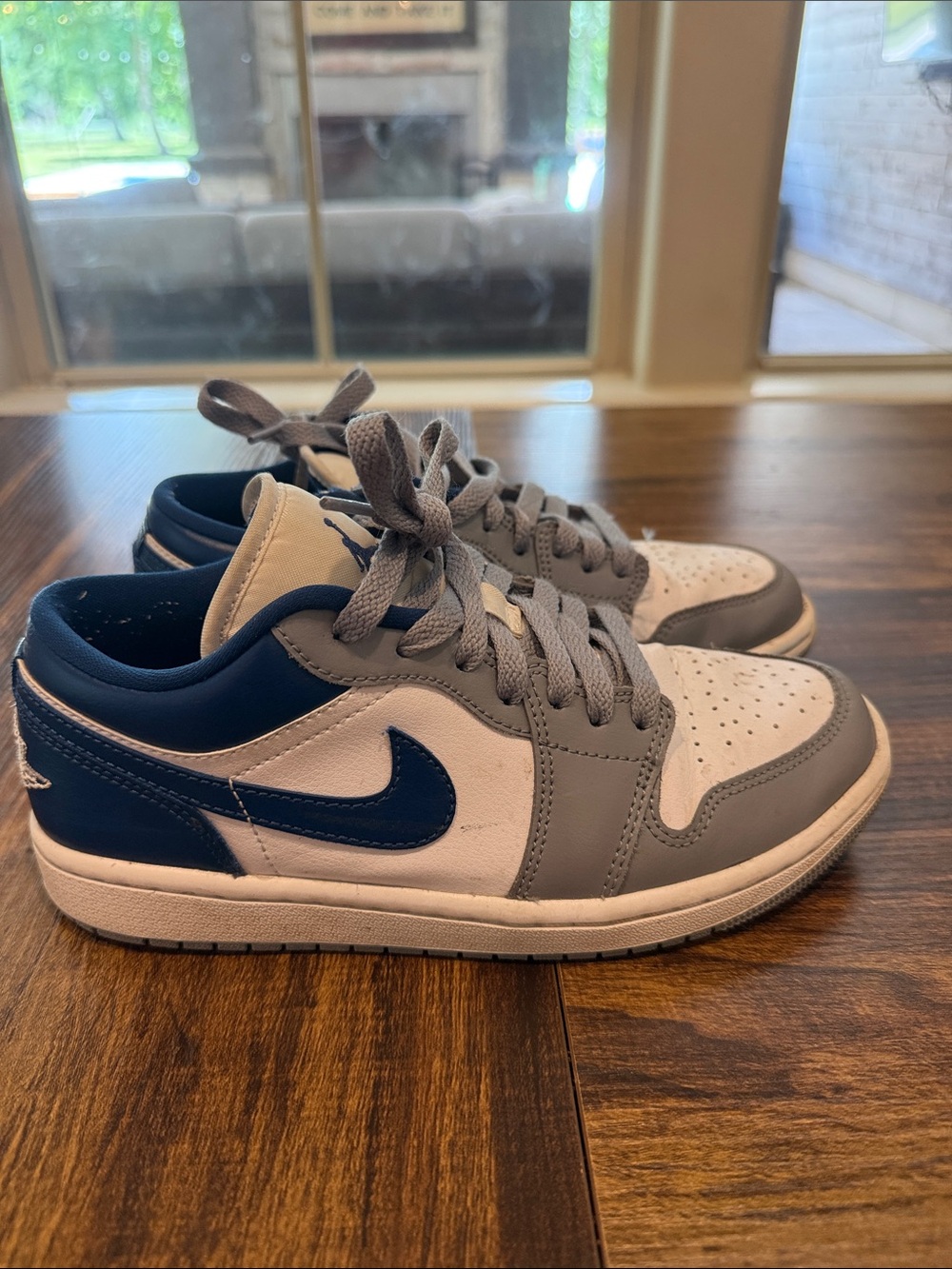Nike Low Top Sneakers in White, Gray & Navy Blue